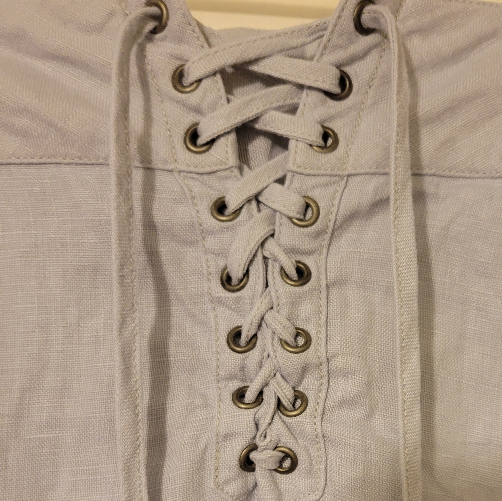 Maxi lace up on the front kind of like Jean